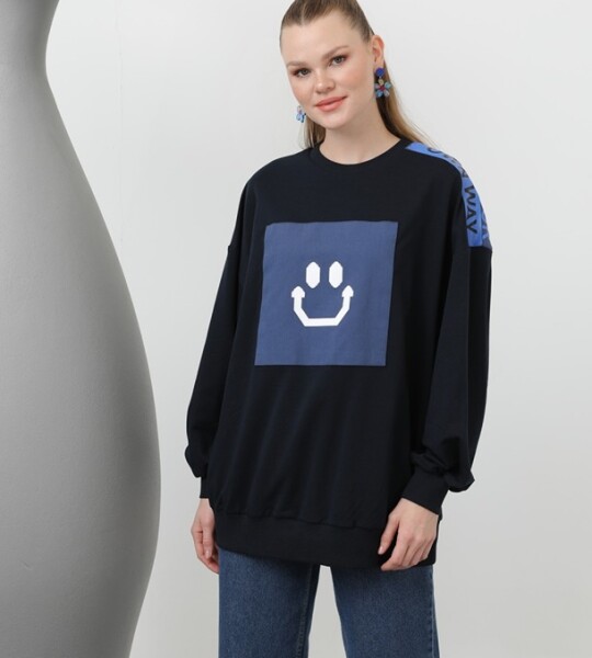 20623  İki İplik Kumaş Smile Baskılı Oversize Tesettür Sweatshirt-Lacivert
