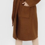 8101 Kruvaze Yaka Cep Detaylı Kuzu Tüyü Kaban-KAHVE