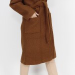 8101 Kruvaze Yaka Cep Detaylı Kuzu Tüyü Kaban-KAHVE