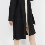 8101 Kruvaze Yaka Cep Detaylı Kuzu Tüyü Kaban-SİYAH