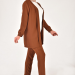 2554 Krep Kumaş Taş Aksesuar Detaylı Tesettür Üçlü Takım-KAHVERENGİ