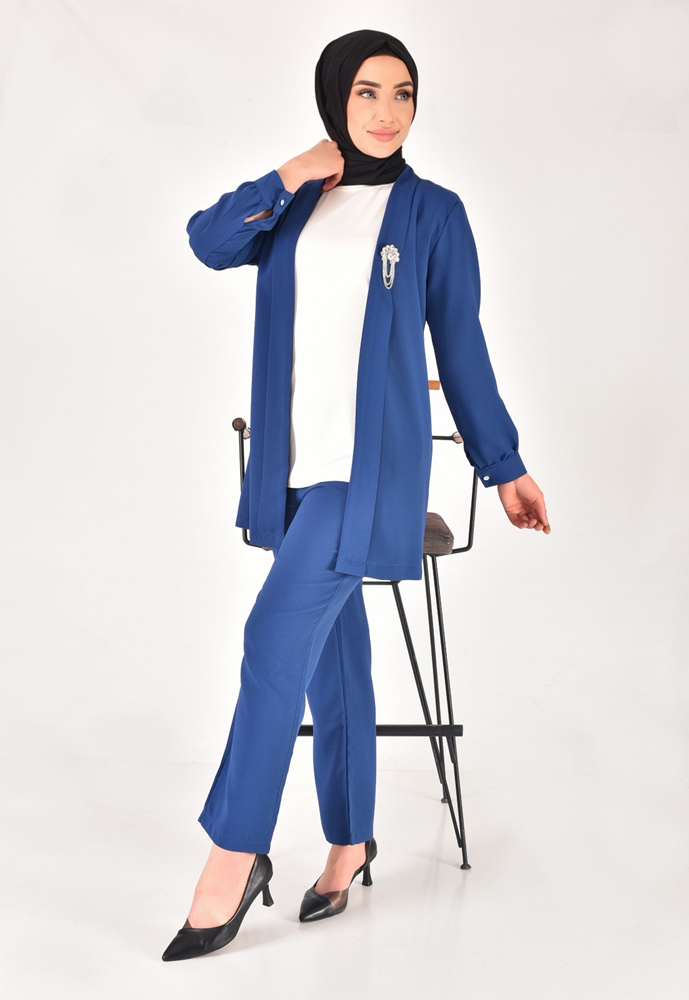 2554 Krep Kumaş Taş Aksesuar Detaylı Tesettür Üçlü Takım-İNDİGO