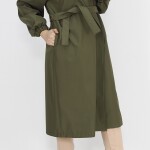 11051 Bondit Kumaş Broş Detaylı Orta Boy Trençkot-HAKİ