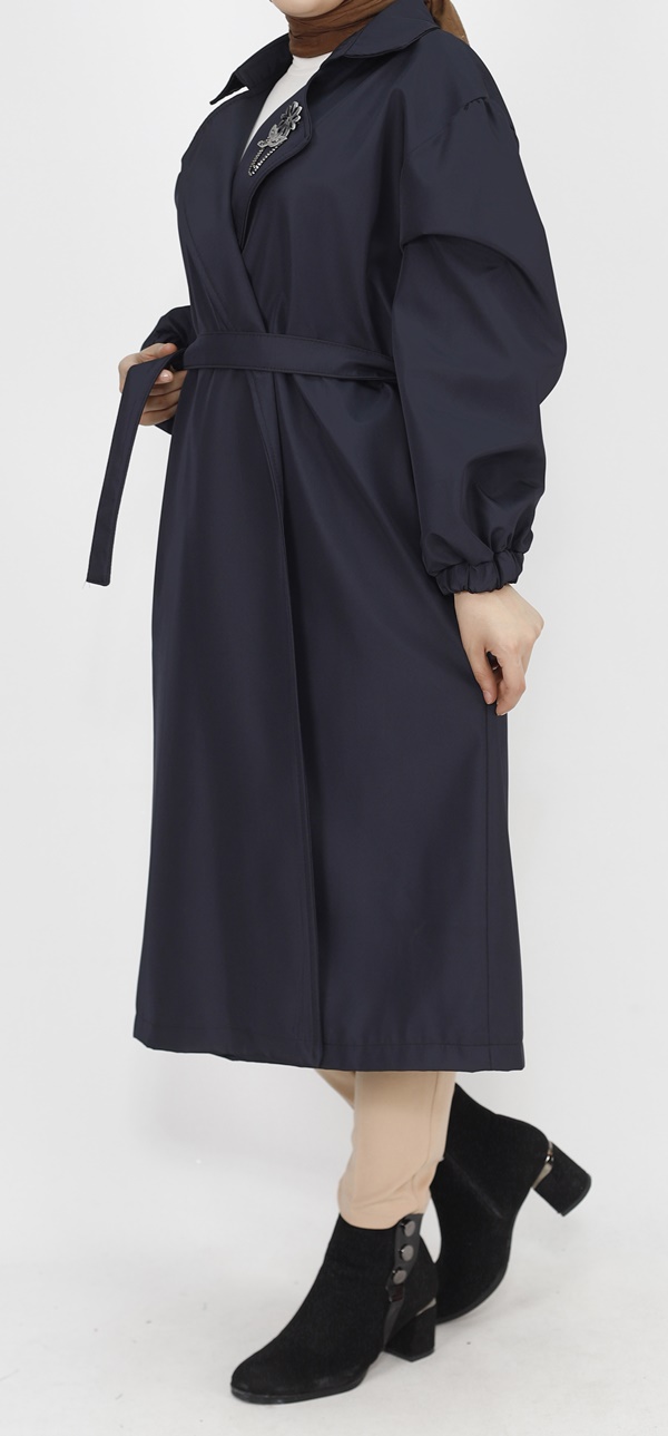 11051 Bondit Kumaş Broş Detaylı Orta Boy Trençkot-LACİVERT